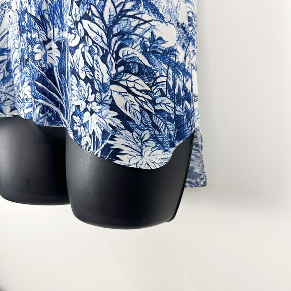 Elie Tahari Tiffany Silk Floral-Print Pearl Indigo V-Neck Short-Sleeve Blouse - Picture 5 of 15